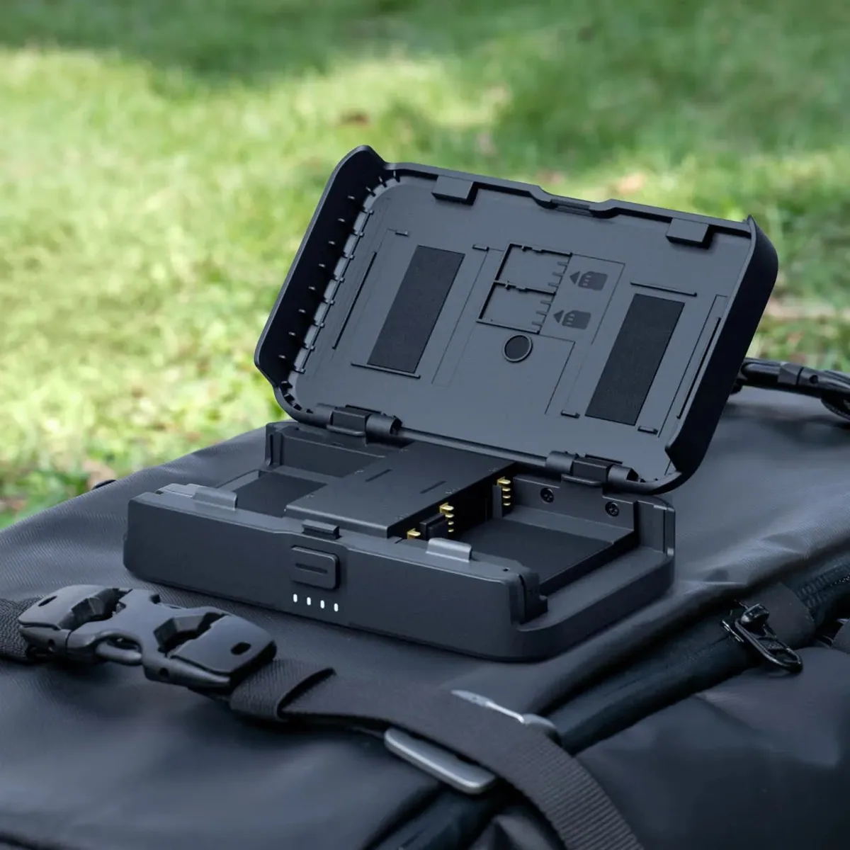 Insta360 Portable Charging Case 6