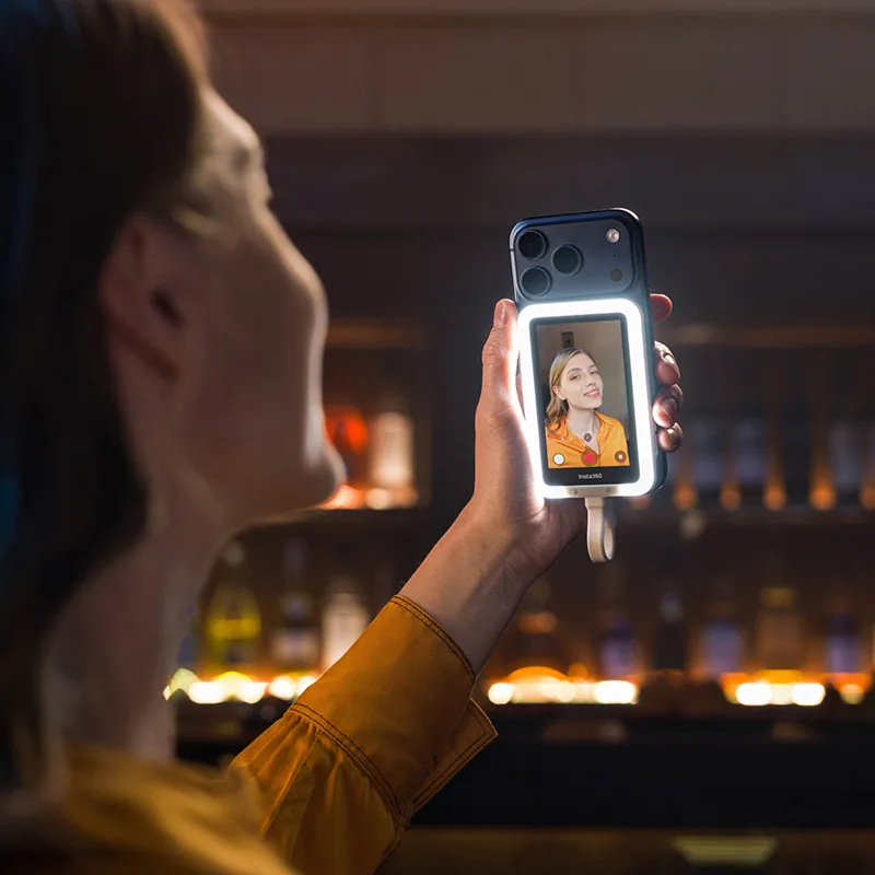 Insta360 Snap (Selfie Screen with Light) 5