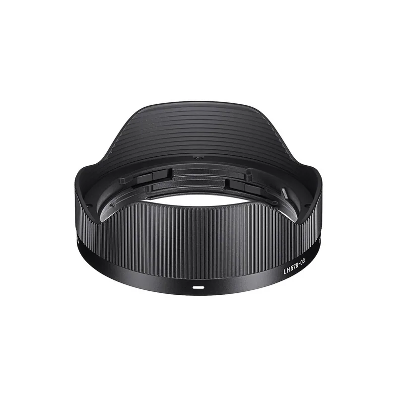 Sigma 17mm f/4 DG DN (Sony E) 3