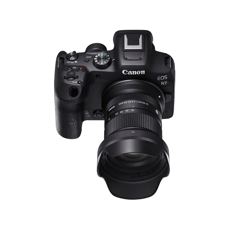 Sigma 18-50mm f/2.8 DC DN (Canon RF) 2