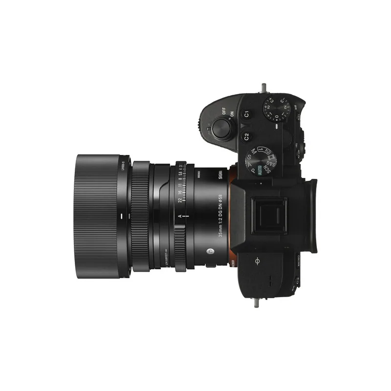 Sigma 35mm f/2 DG DN (Sony E) 4