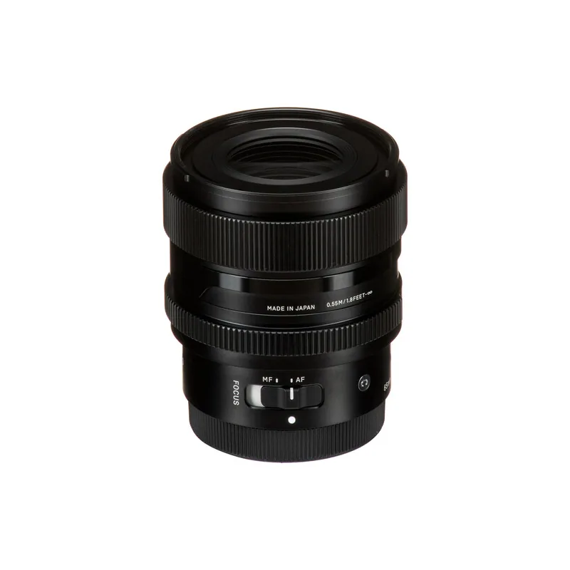 Sigma 65mm f/2 DG DN (Sony E) 2