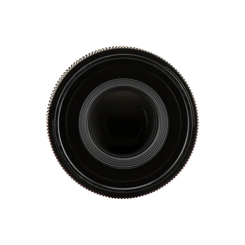 Sigma 65mm f/2 DG DN (Sony E) 3