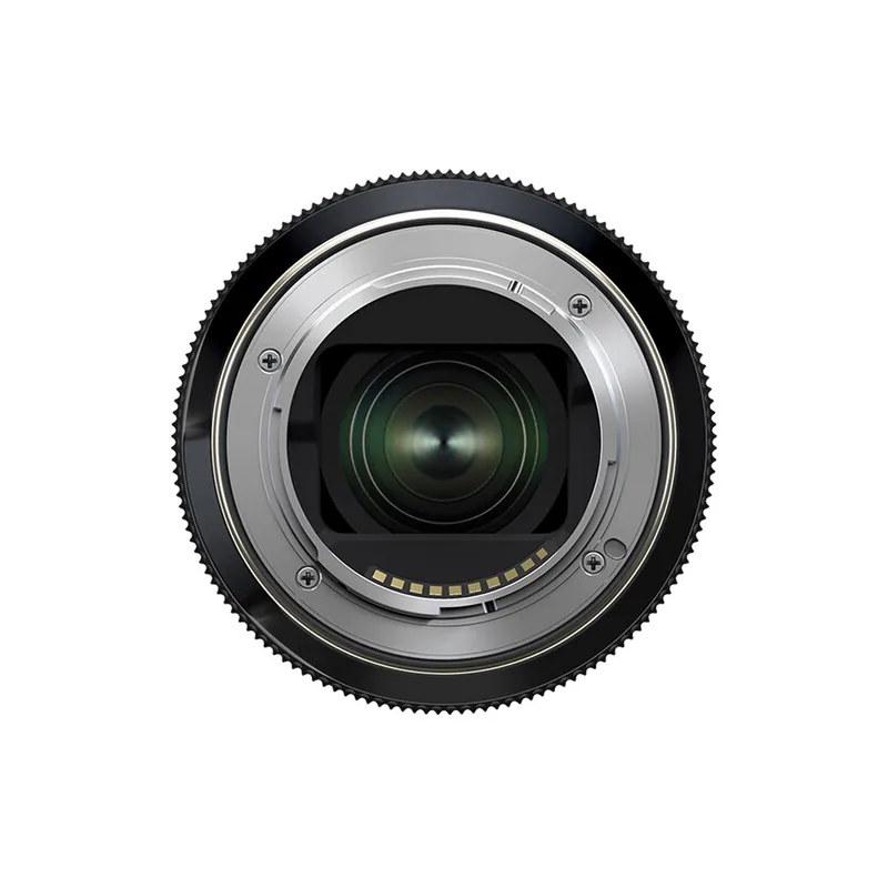 Tamron 17-50mm f/4 Di III VXD 4
