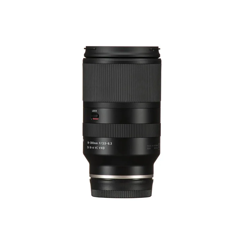 Tamron 18-300mm f/3.5-6.3 Di III-A VC VXD (Sony E) 4