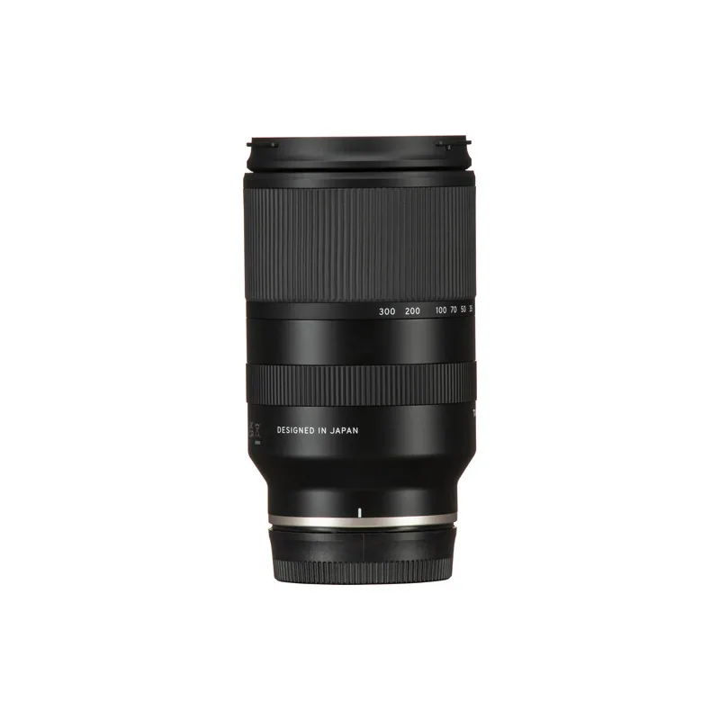 Tamron 18-300mm f/3.5-6.3 Di III-A VC VXD (Sony E) 6